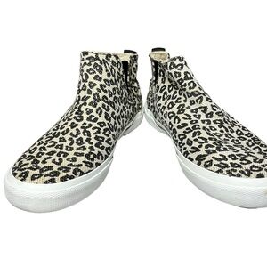 Sperry Cheetah Print Boat Shoe, 6.5M, slight imperfection on left shoe.